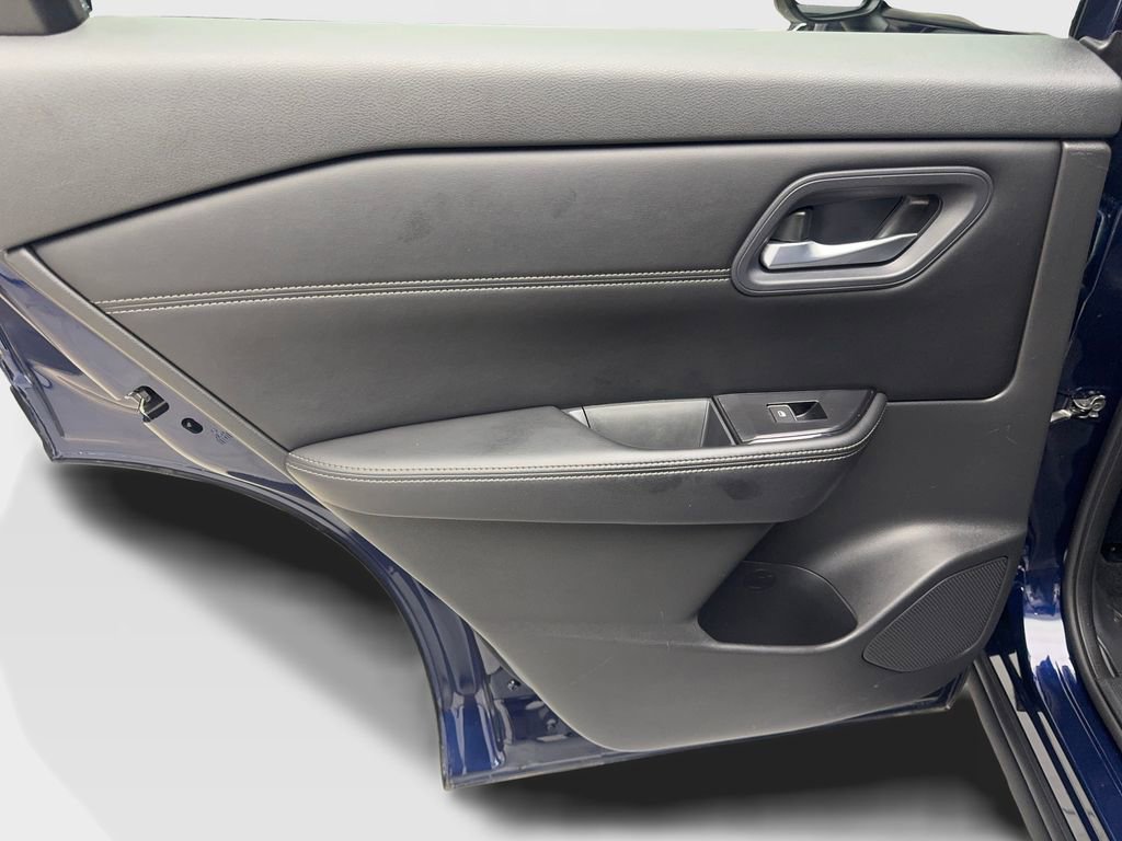 Used 2024 Nissan Rogue SL image 37