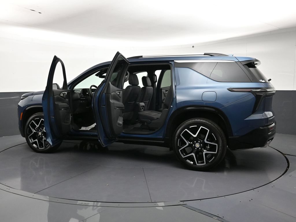 Used 2026 Chevrolet Traverse High Country AWD/4WD image 35