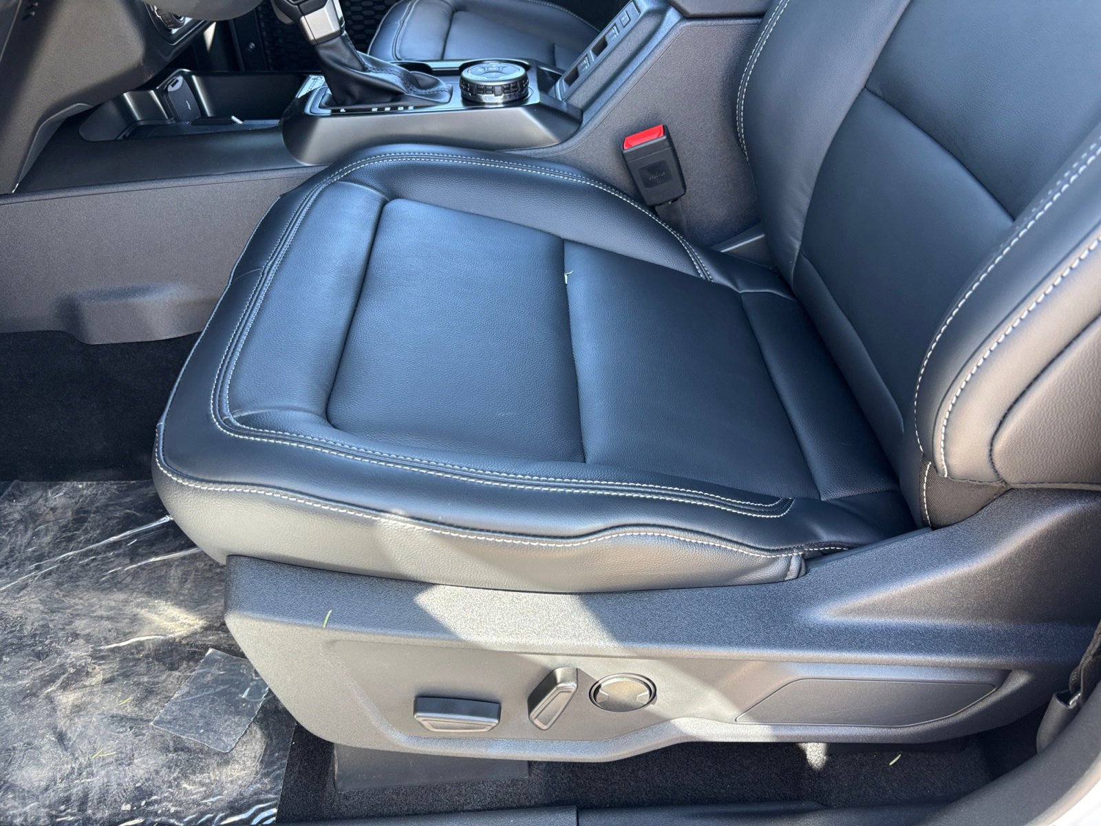 New 2026 Ford Bronco Outer Banks image 13