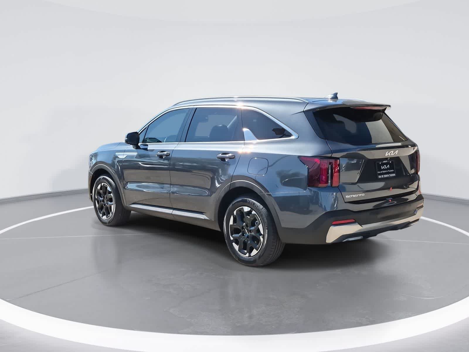 Used 2024 Kia Sorento S FWD image 6