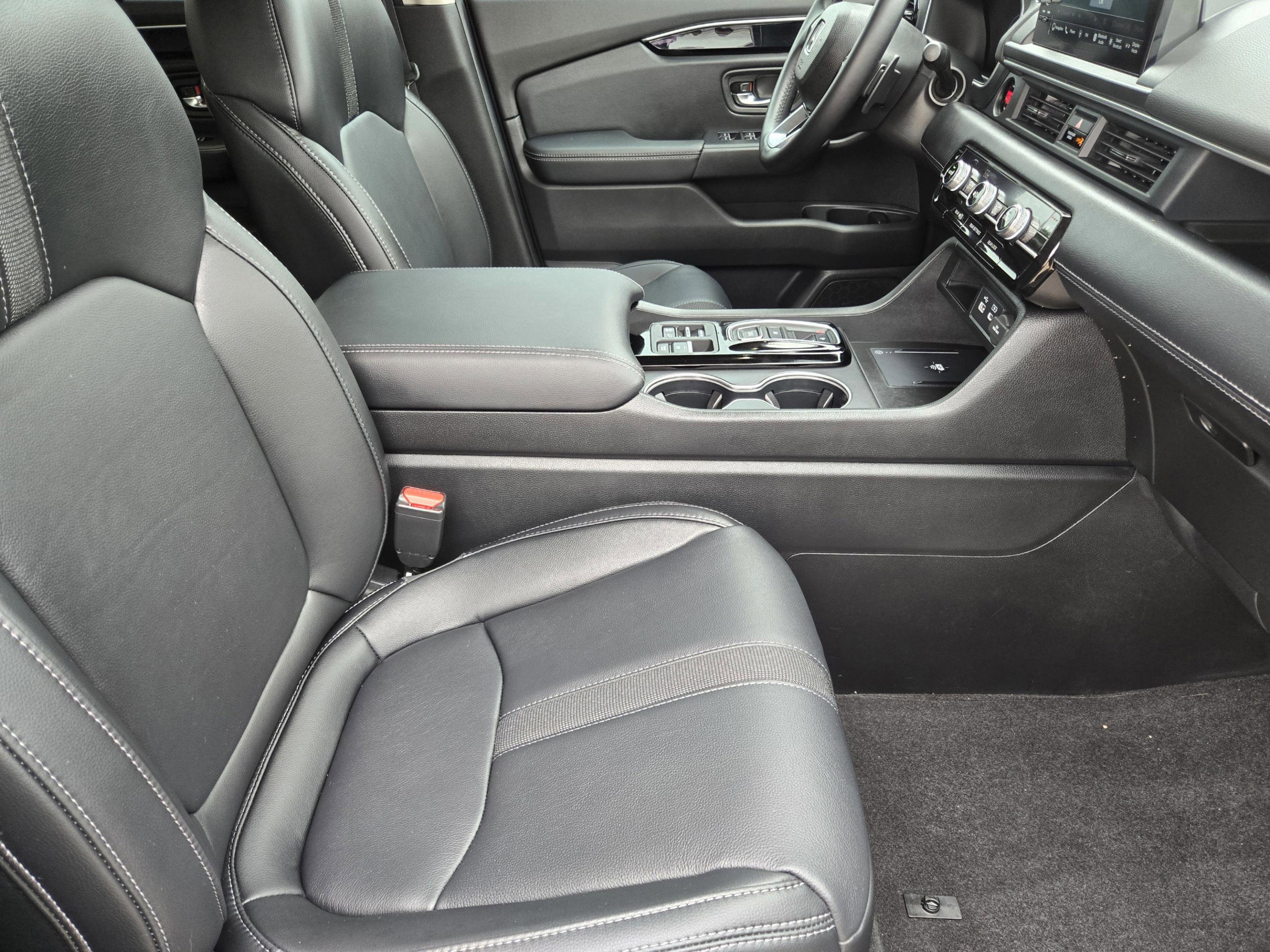 Certified 2024 Honda Pilot Touring image 11