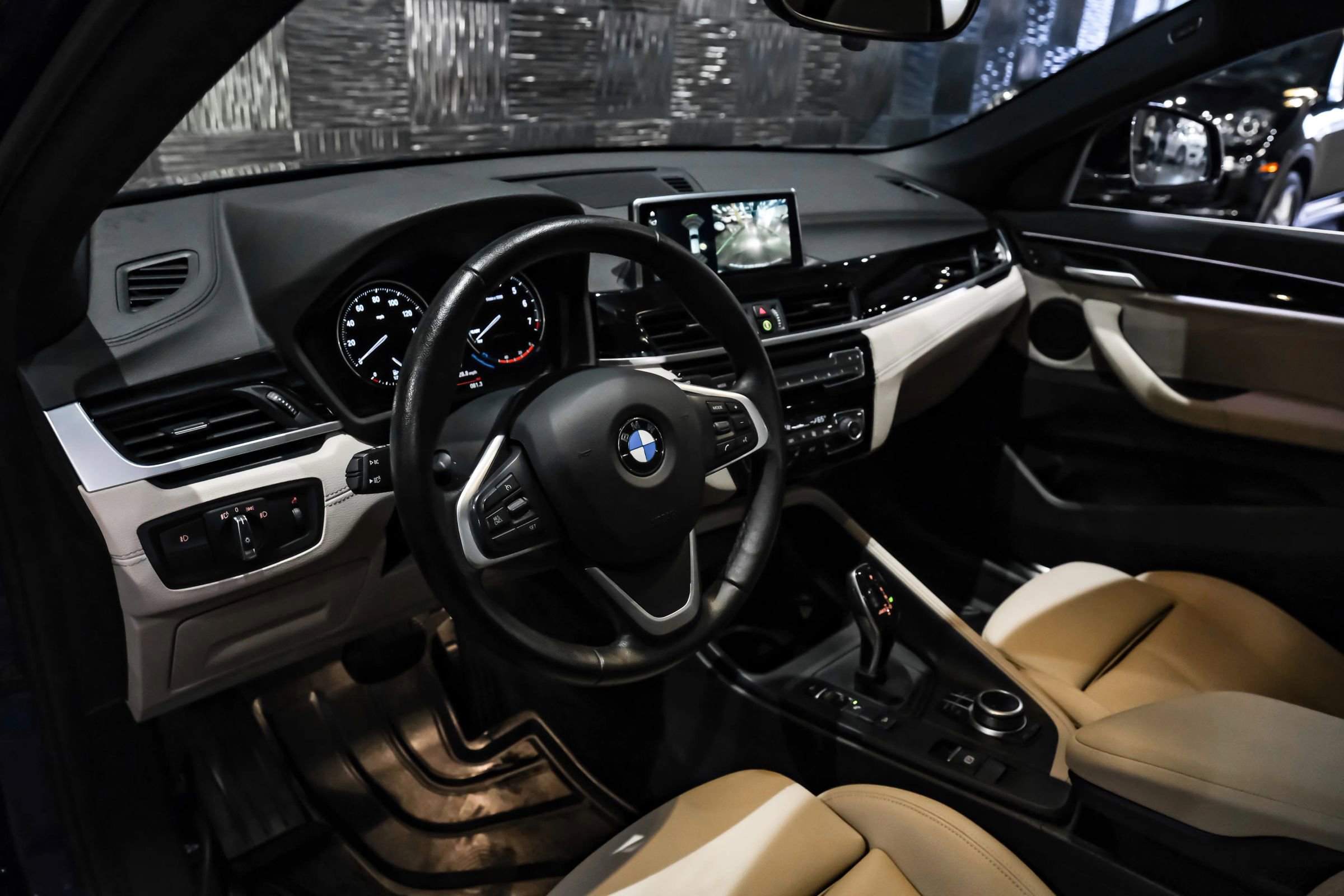 Used 2020 BMW X2 xDrive28i w/ Convenience Package AWD/4WD image 2