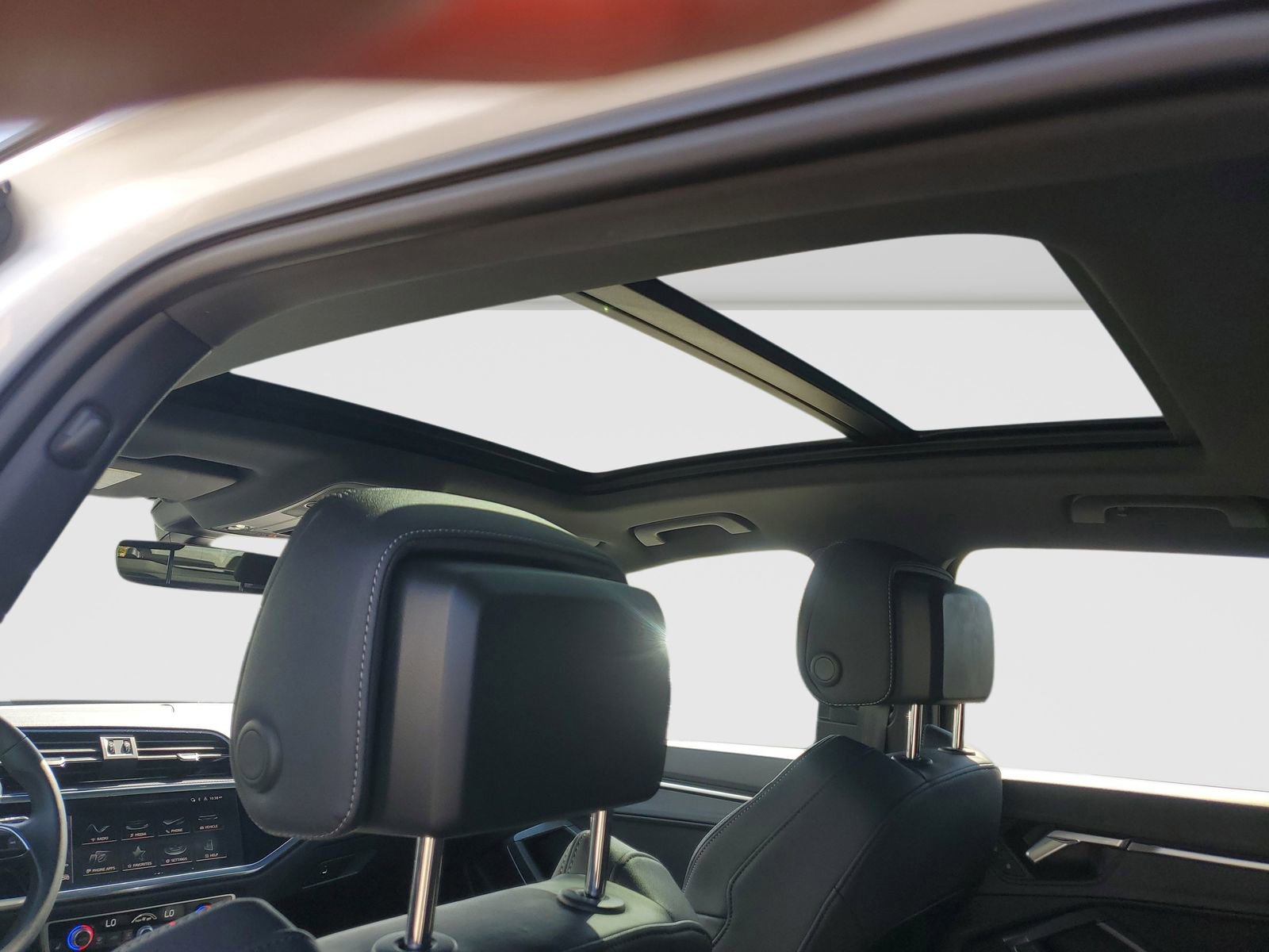 Used 2025 Audi Q3 2.0T Premium w/ Convenience Package image 16