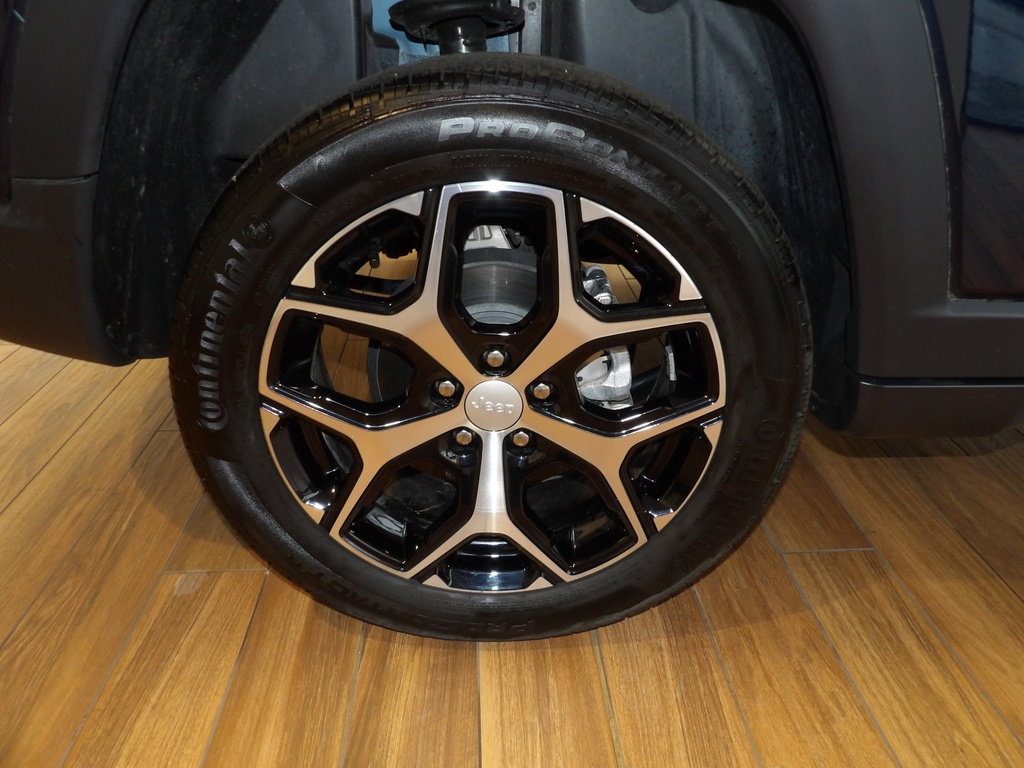 Used 2024 Jeep Compass Limited image 5