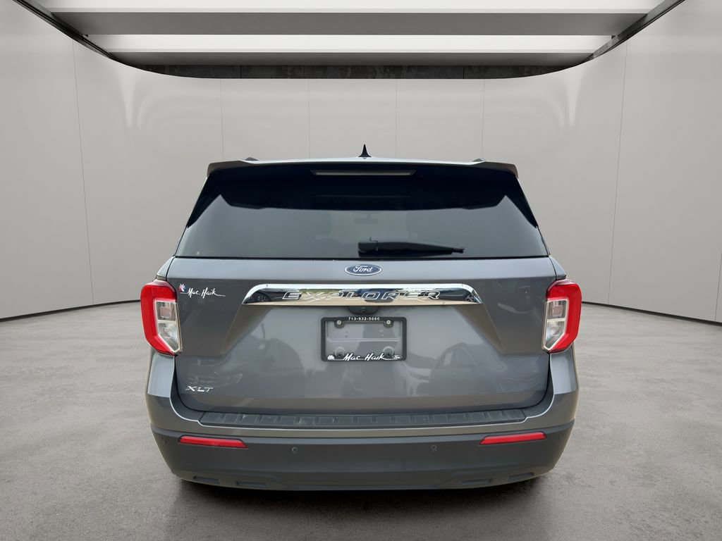 Used 2024 Ford Explorer XLT image 3