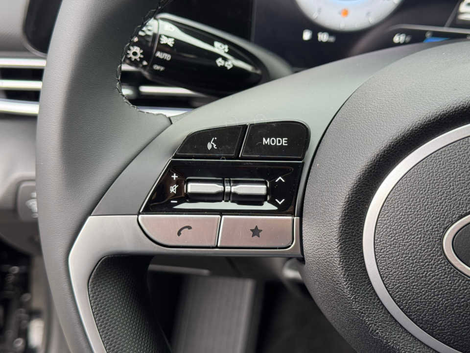 New 2025 Hyundai Elantra SEL w/ Cargo Package image 16