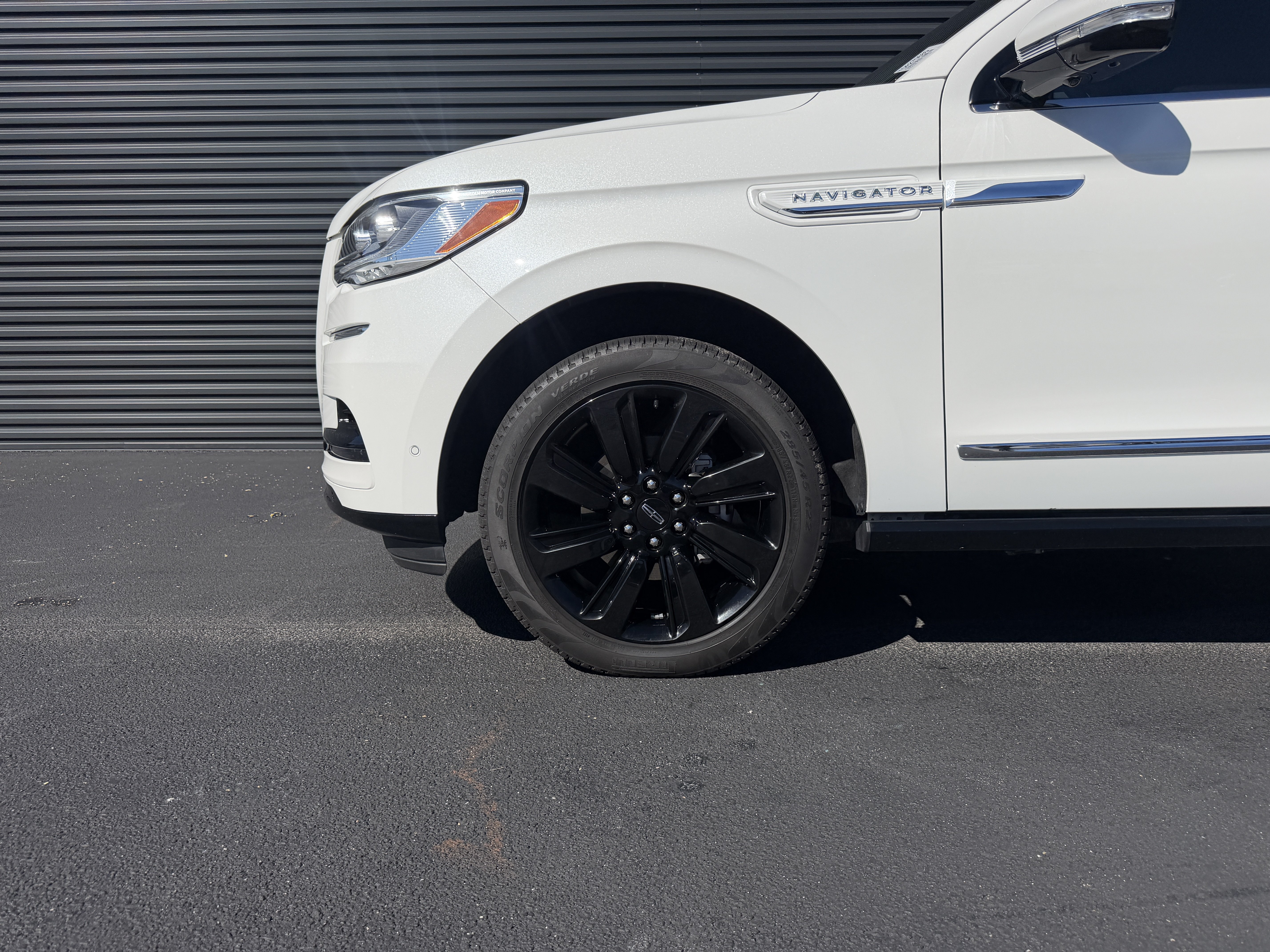 Used 2022 Lincoln Navigator Reserve AWD/4WD image 25