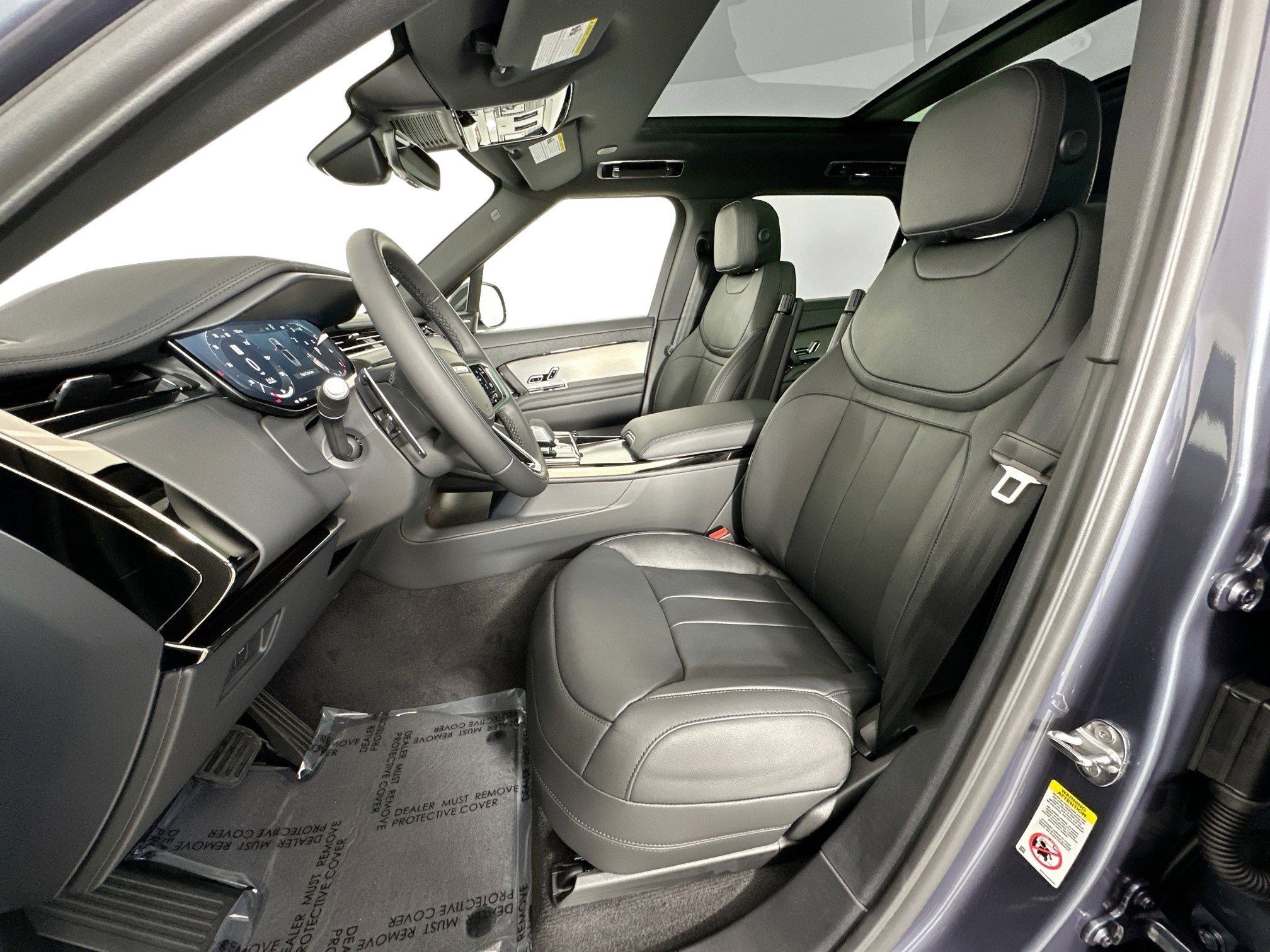 Used 2025 Land Rover Range Rover Sport image 18