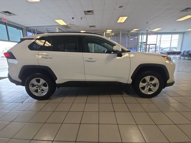 Used 2021 Toyota RAV4 XLE w/ Carpet Mat Package (TMS) image 9