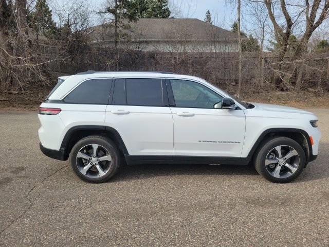 Used 2024 Jeep Grand Cherokee Limited 4xe w/ Luxury Tech Group II image 11