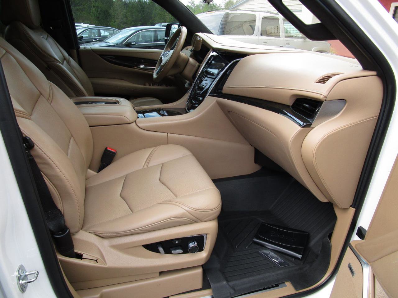 Used 2019 Cadillac Escalade ESV Platinum image 34