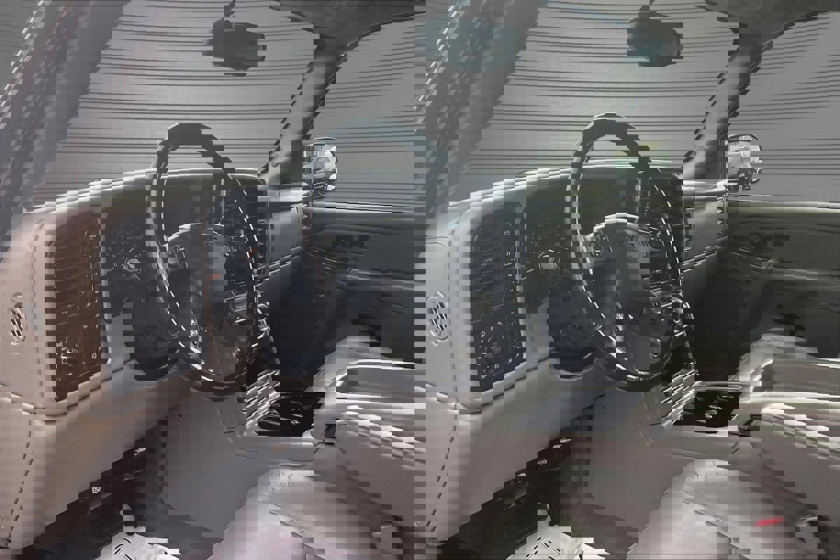 Used 2005 GMC Sierra 1500 SLT w/ Light Duty Power Package image 16