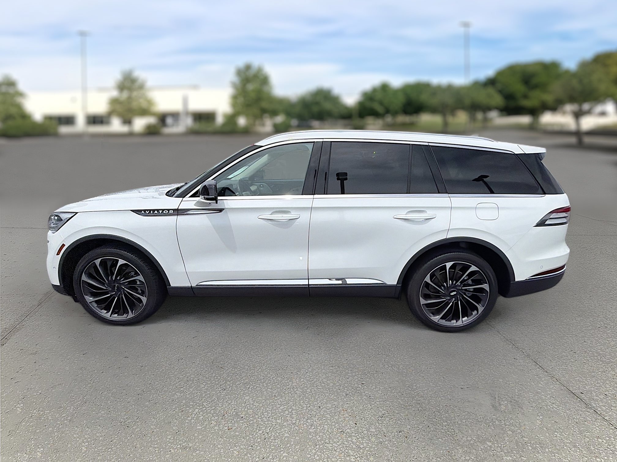 Certified 2020 Lincoln Aviator Reserve w/ Equipment Group 202A AWD/4WD image 4