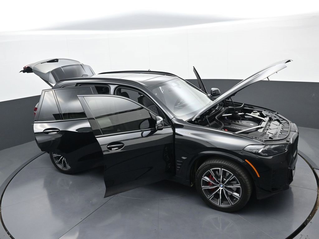 Used 2026 BMW X5 xDrive40i w/ M Sport Package image 40