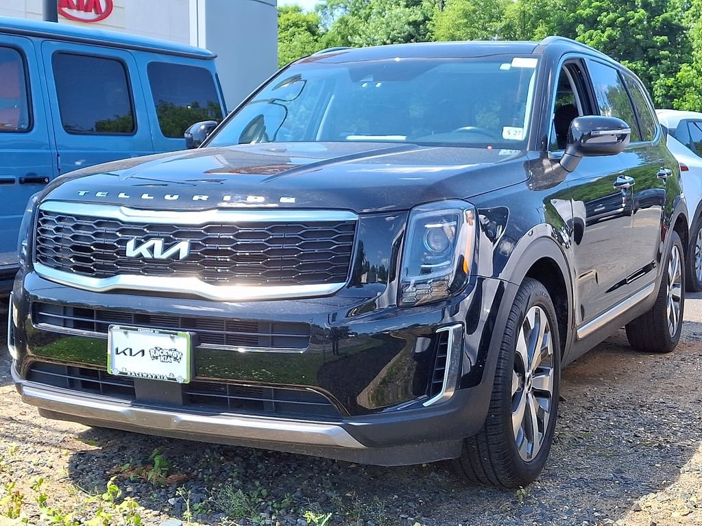 Certified 2022 Kia Telluride S AWD/4WD image 3