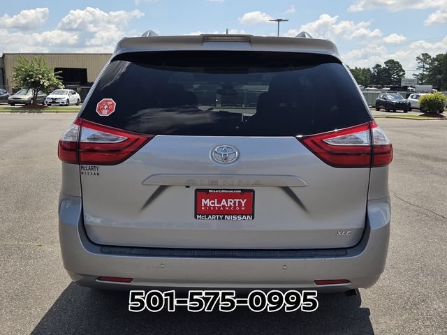 Used 2018 Toyota Sienna XLE w/ XLE Navigation Package FWD image 4