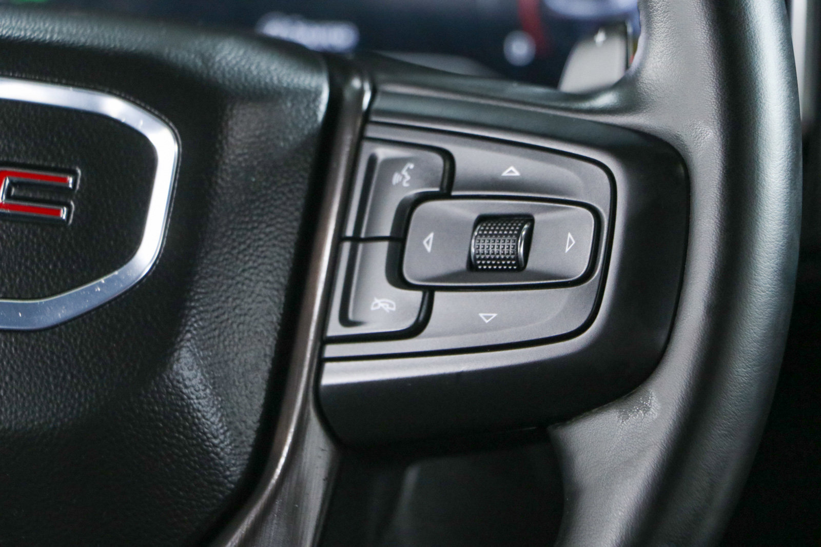 Used 2024 GMC Sierra 1500 AT4 w/ Technology Package image 15