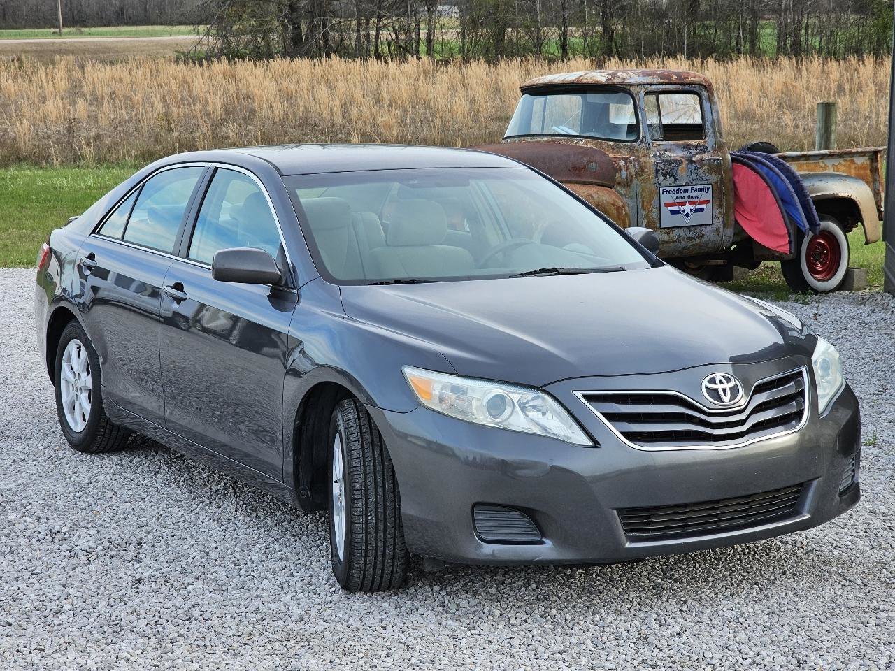 Used 2010 Toyota Camry LE image 13