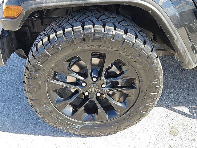 Used 2024 Jeep Gladiator Sport AWD/4WD image 8