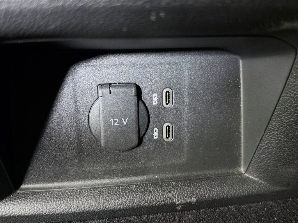 Used 2021 Volkswagen Atlas Cross Sport SE image 27