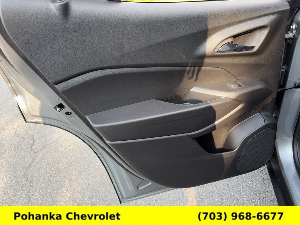 Certified 2026 Chevrolet Trax RS w/ Sunroof Package FWD image 27