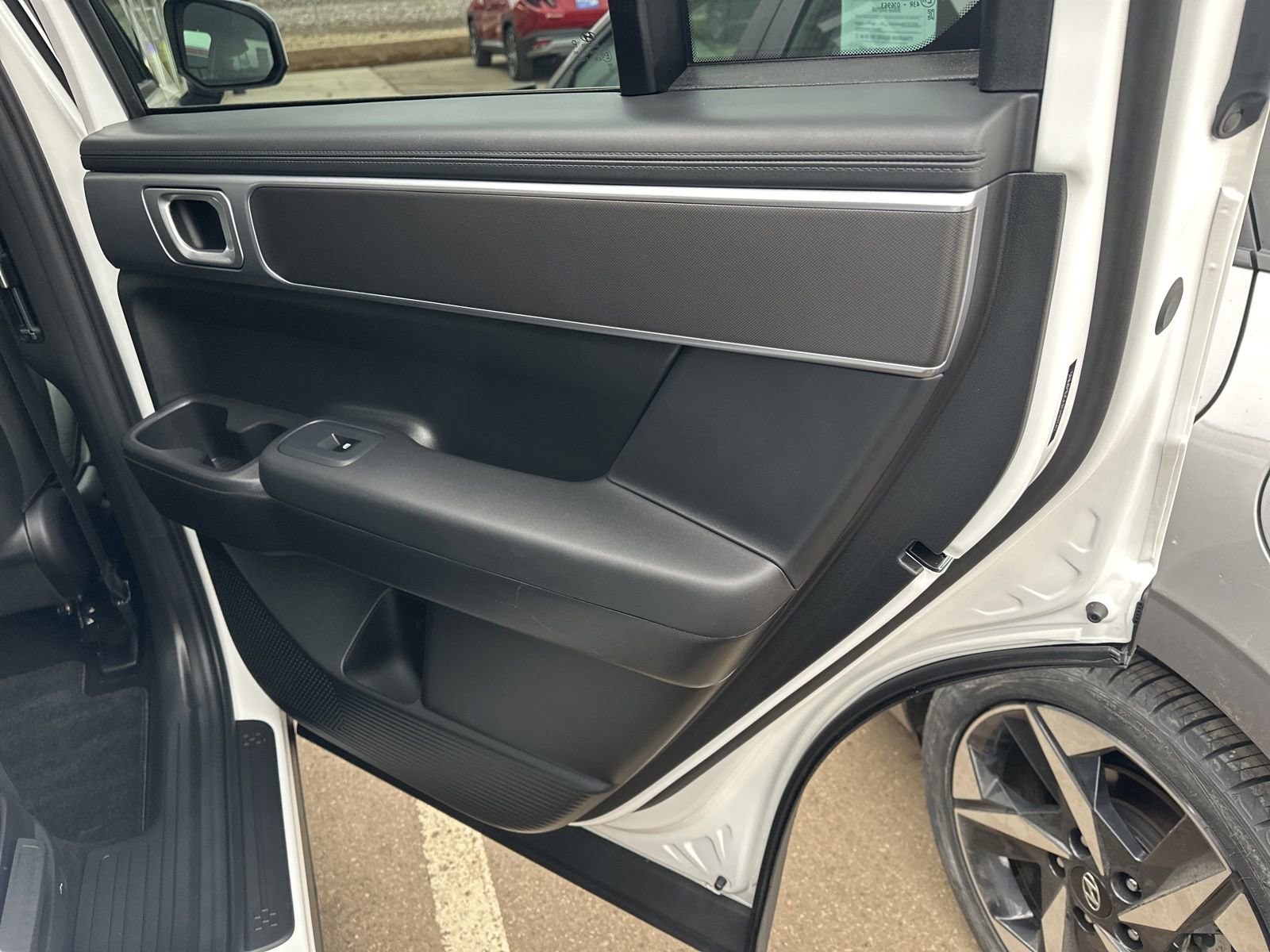 Used 2025 Hyundai Santa Fe SE image 34