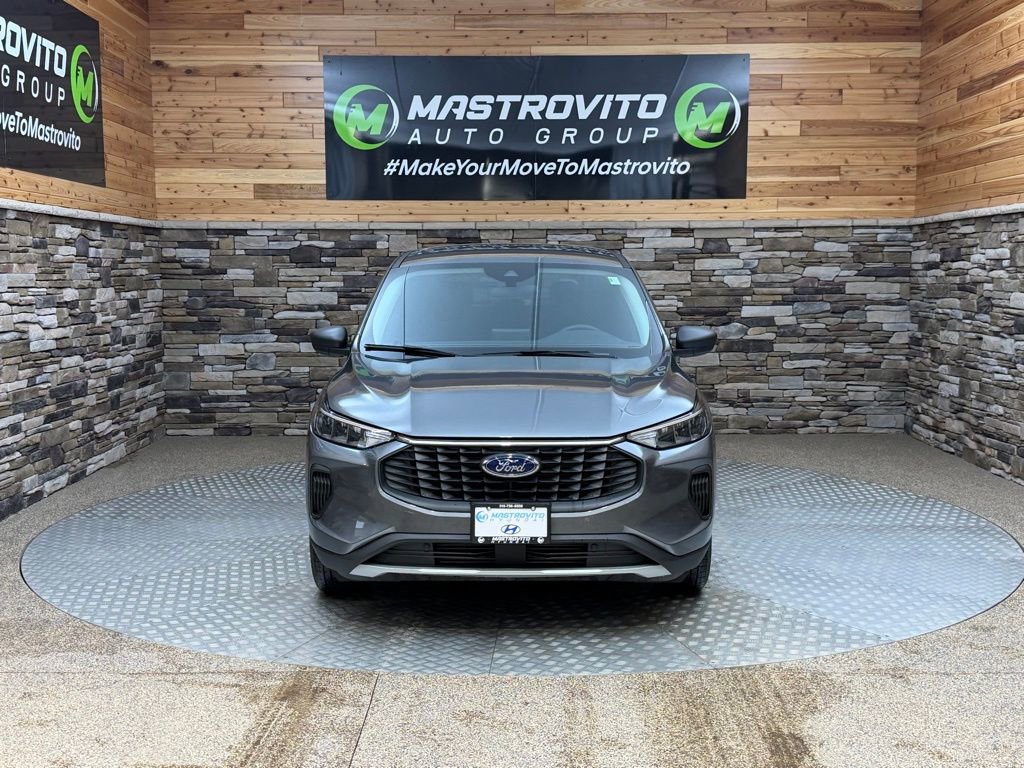 Used 2023 Ford Escape Active video 3