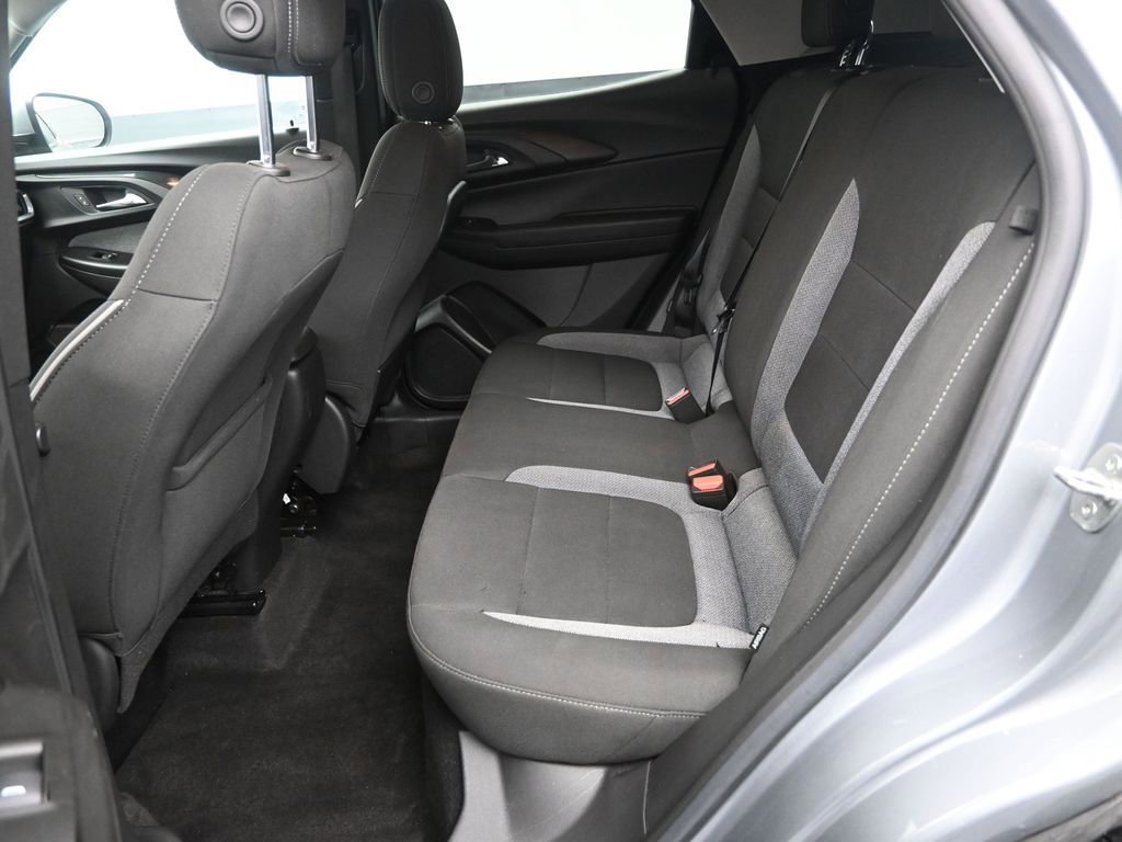 Used 2023 Chevrolet TrailBlazer LT FWD image 14