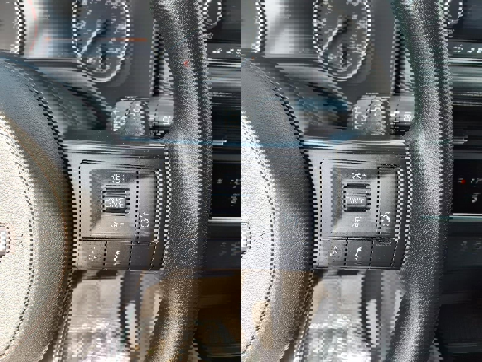 Used 2023 Nissan Rogue S image 10