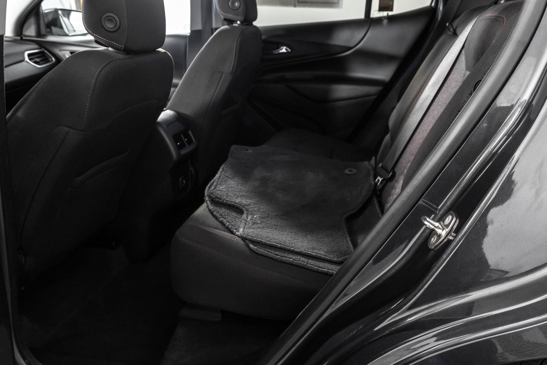 Used 2019 Chevrolet Equinox LT FWD image 35