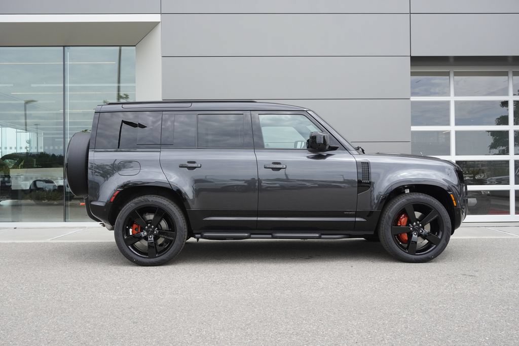 New 2026 Land Rover Defender 110 X AWD/4WD image 7