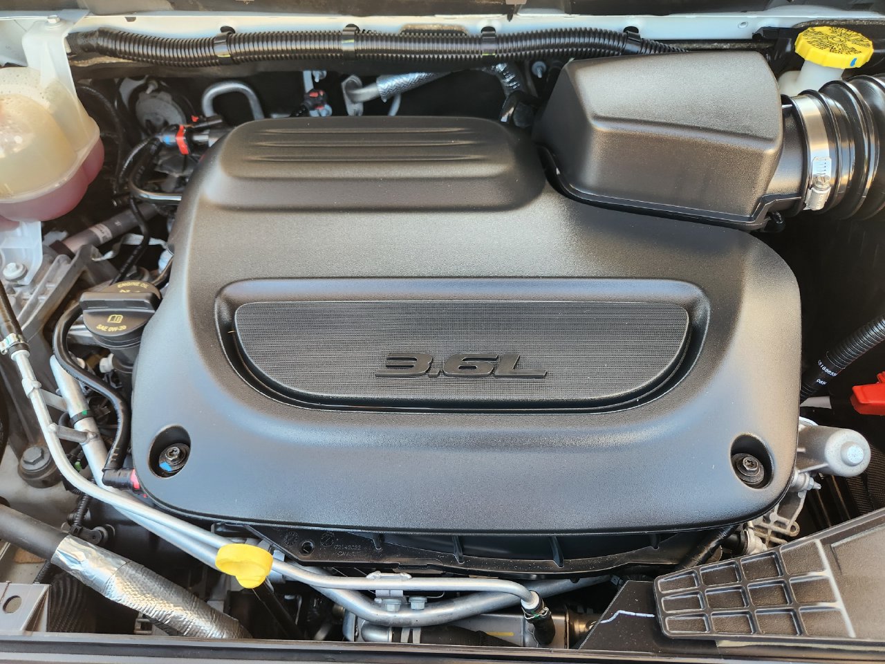 Used 2024 Chrysler Voyager LX FWD image 30
