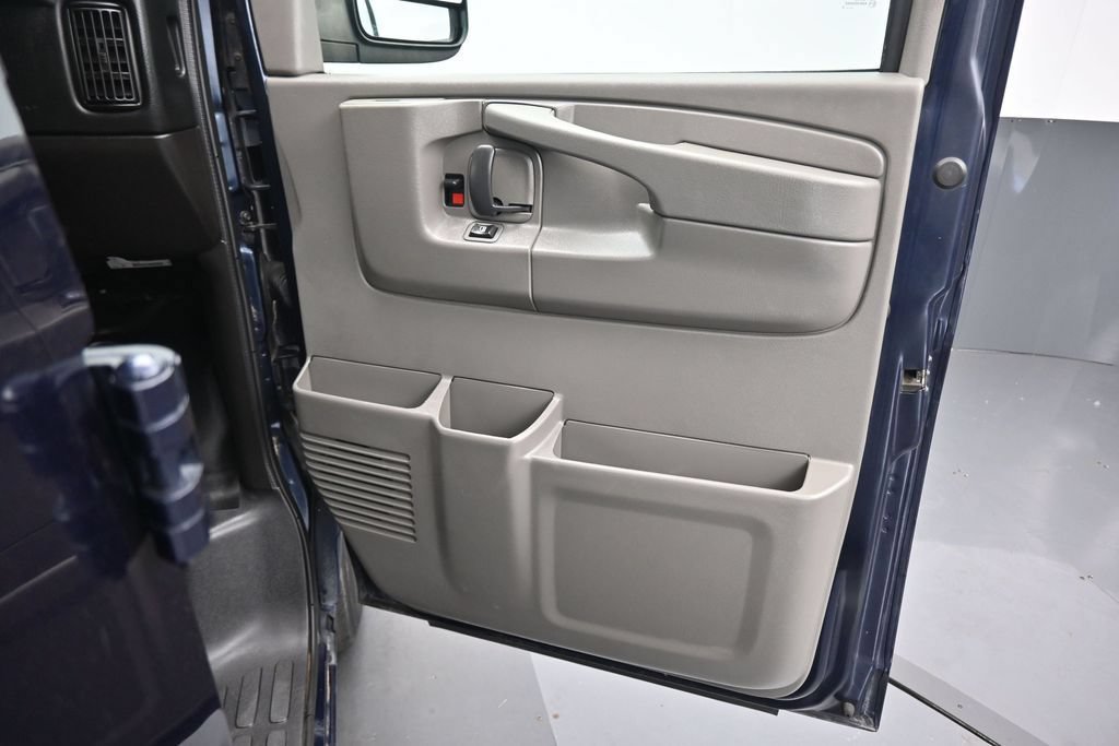 Used 2014 Chevrolet Express 3500 LS RWD image 38