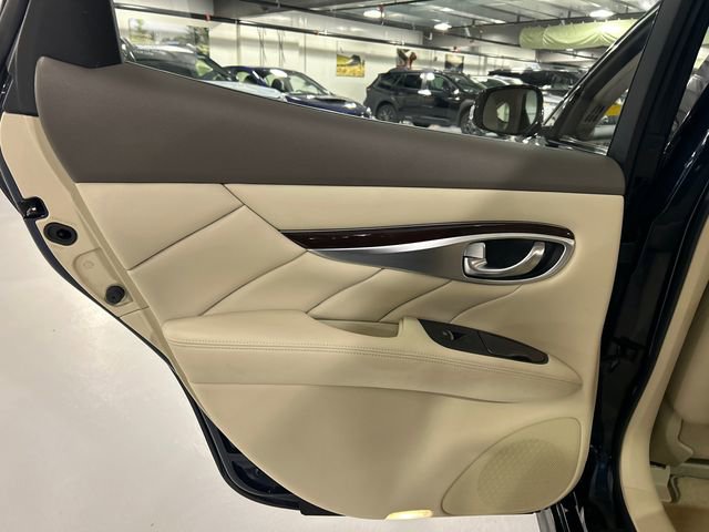 Used 2019 INFINITI Q70 Luxe w/ Proactive Package image 22