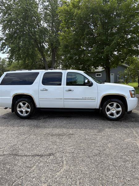 Used 2009 Chevrolet Suburban LTZ AWD/4WD image 2