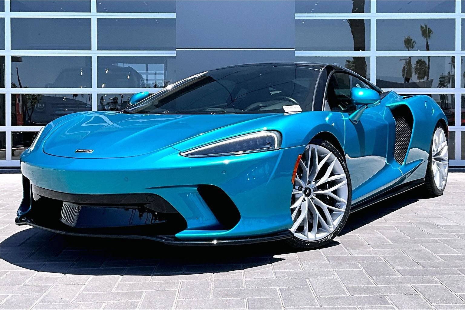 Used 2021 McLaren GT RWD image 1