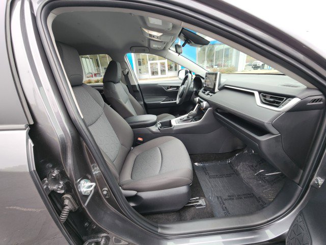 Used 2025 Toyota RAV4 XLE image 13