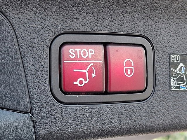 Used 2022 Mercedes-Benz GLS 450 4MATIC image 26