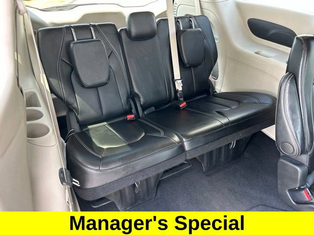 Used 2024 Chrysler Pacifica Touring-L FWD image 49