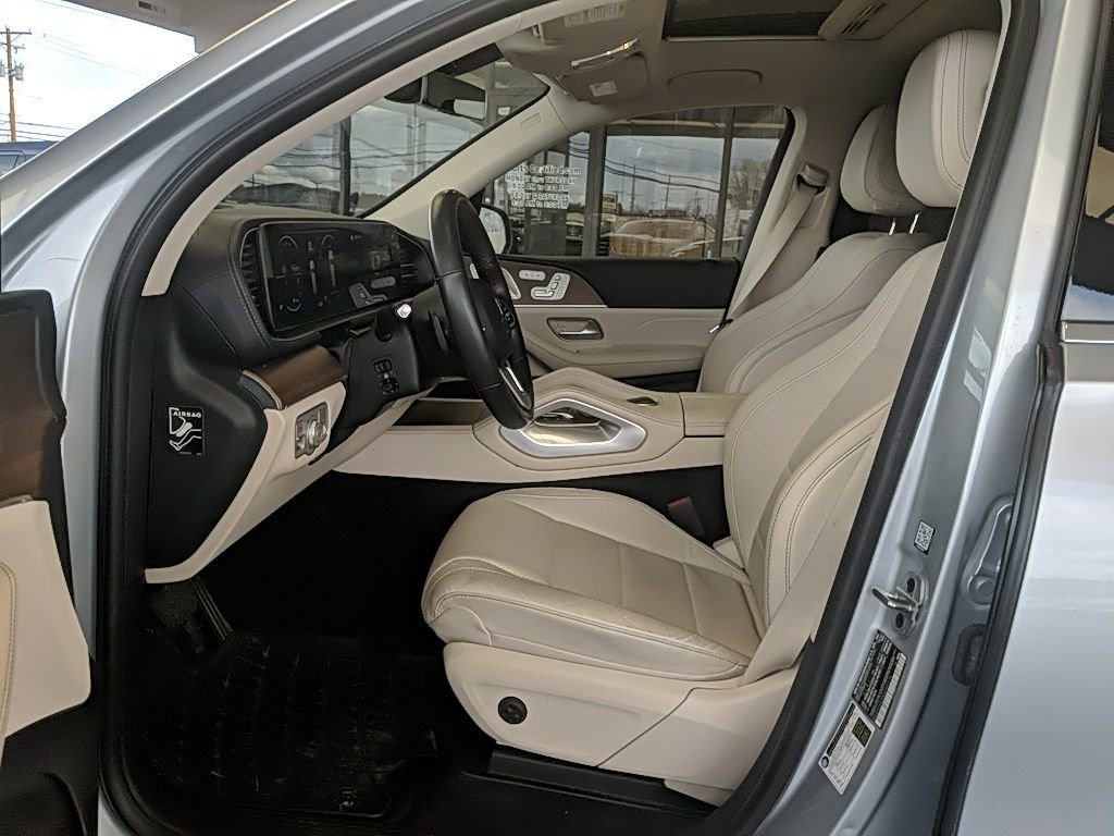 Used 2022 Mercedes-Benz GLS 450 4MATIC image 13