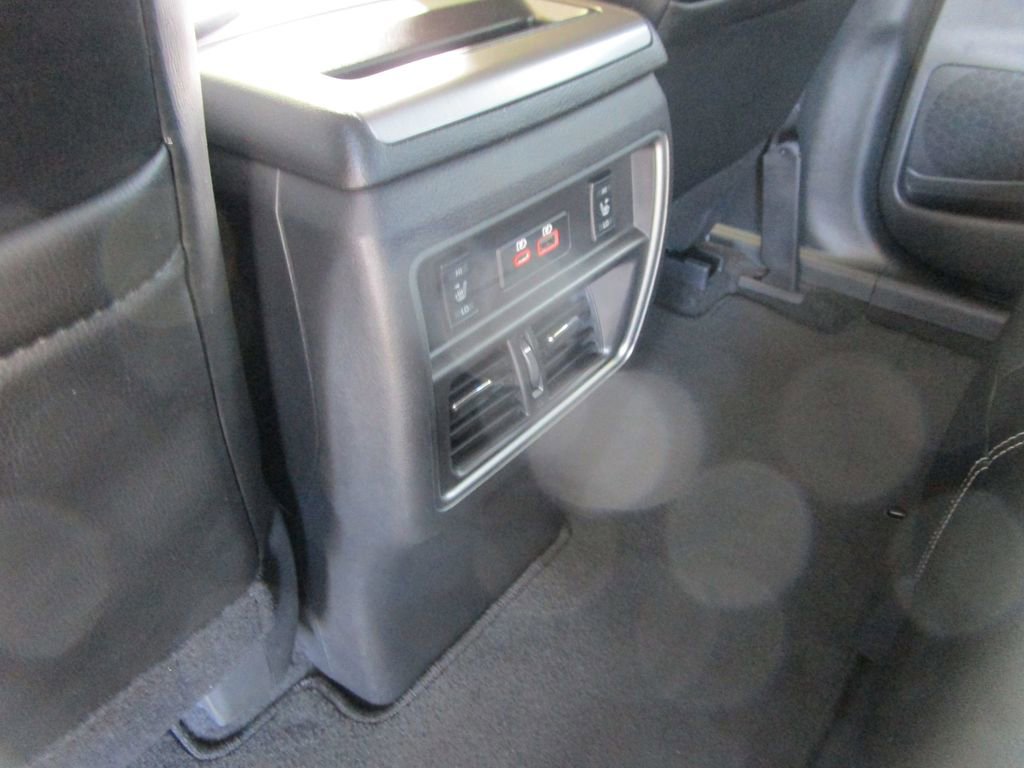 Used 2024 Nissan Murano SL image 17