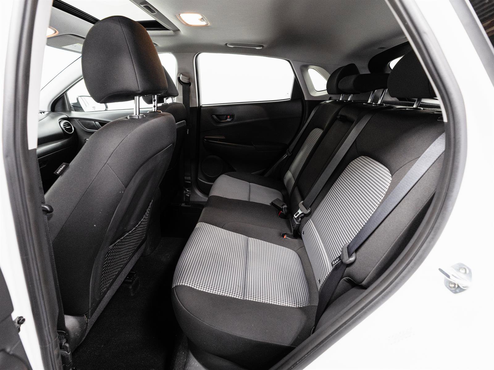 Used 2021 Hyundai Kona SEL Plus image 6