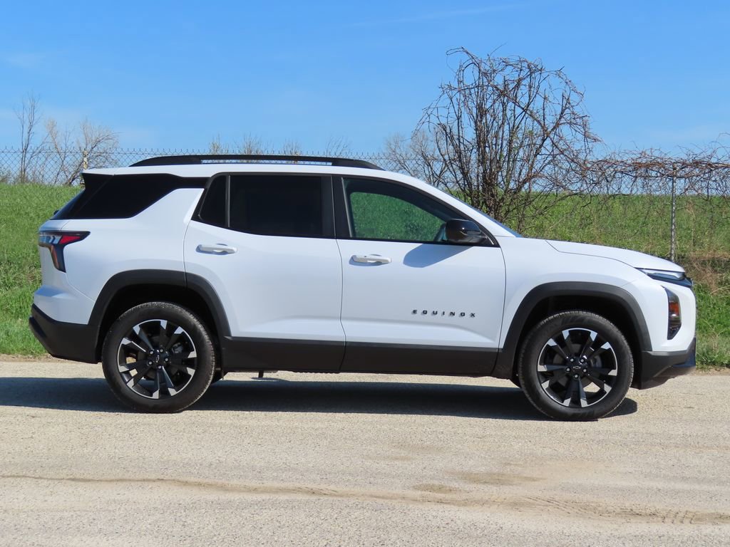 New 2026 Chevrolet Equinox RS w/ Convenience Package III AWD/4WD image 2