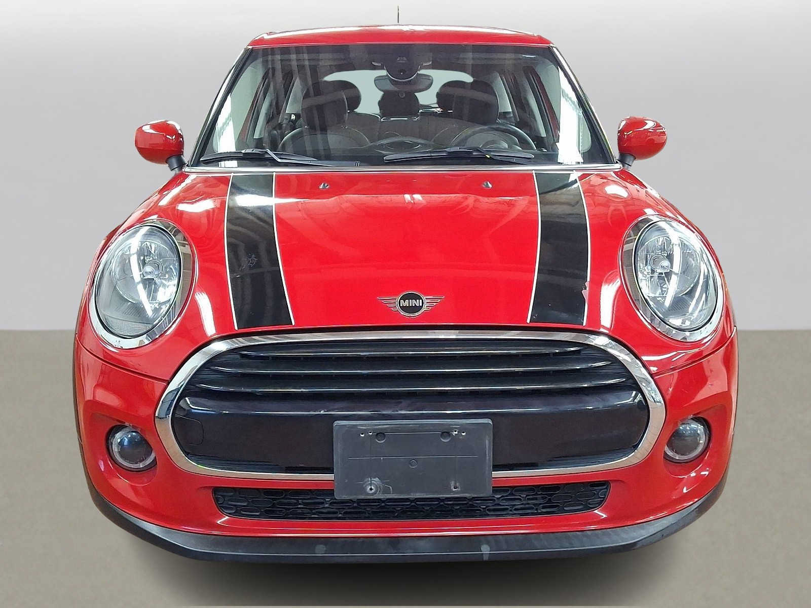 Used 2021 MINI Cooper 4-Door Hardtop w/ Storage Package FWD image 2