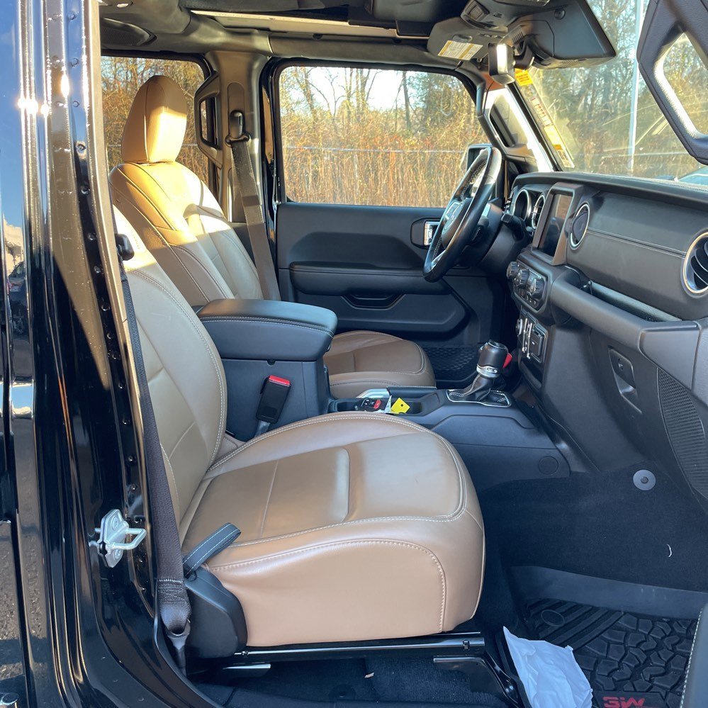 Used 2021 Jeep Wrangler Unlimited Sahara w/ Cold Weather Group image 12