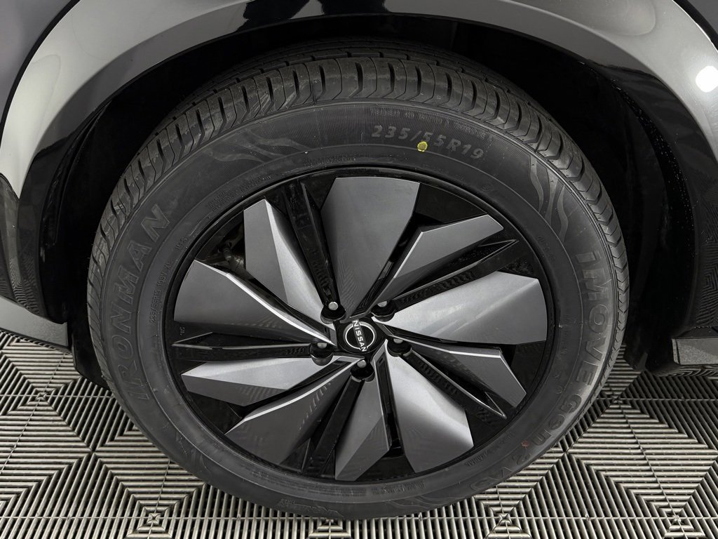 Used 2023 Nissan Ariya AWD image 11