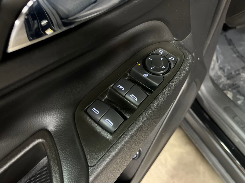 Used 2023 Chevrolet Equinox LT AWD/4WD image 16