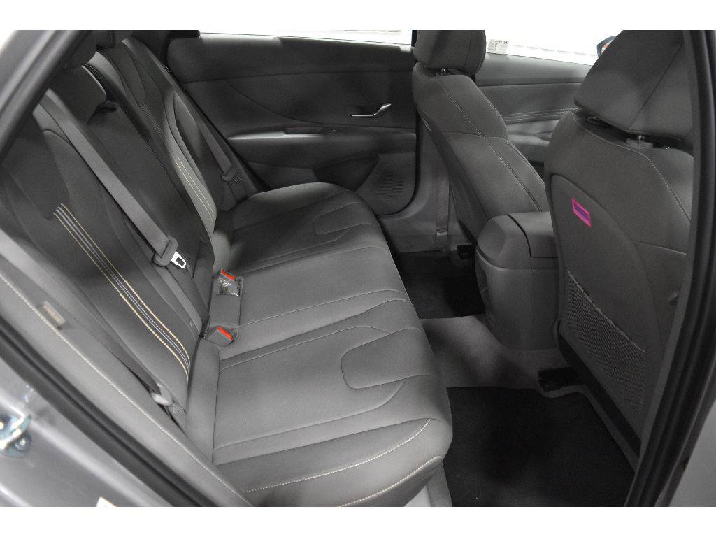 New 2025 Hyundai Elantra SEL image 86