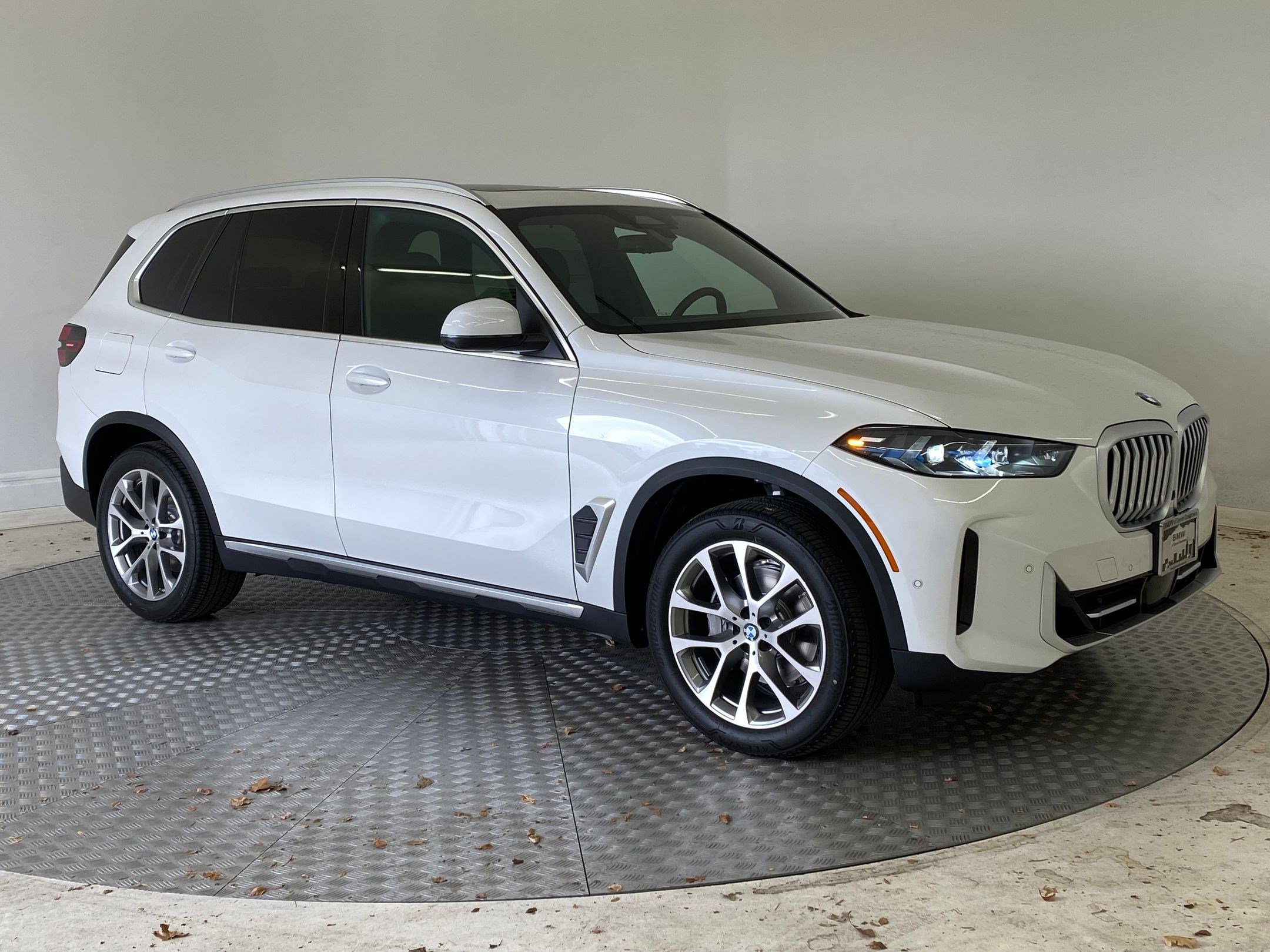 New 2026 BMW X5 xDrive40i w/ Premium Package image 6