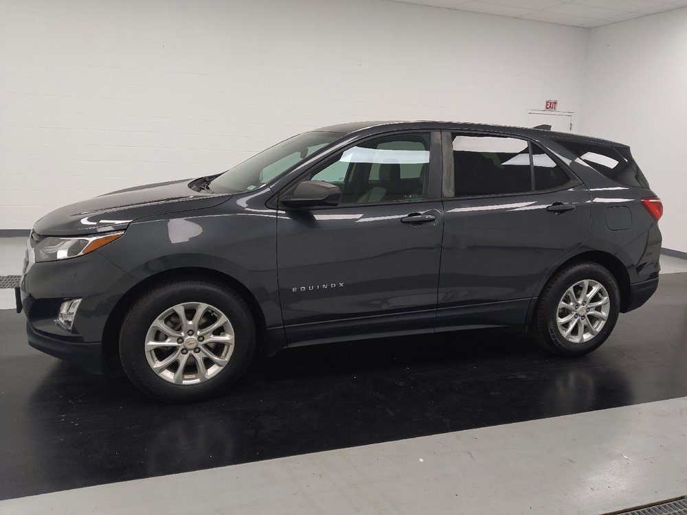 Used 2020 Chevrolet Equinox LS w/ LS Convenience Package FWD image 2